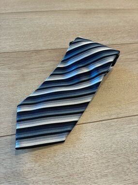 Givenchy Paris Made in Italy Men’s Blue Striped Silk Tie